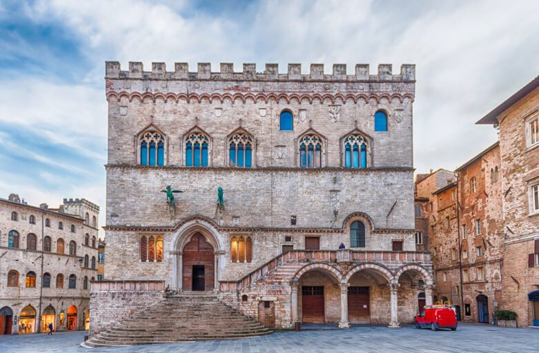 Vista frontale del Palazzo dei Priori.