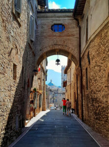 Chin FunFoo. Assisi, Via San Paolo.