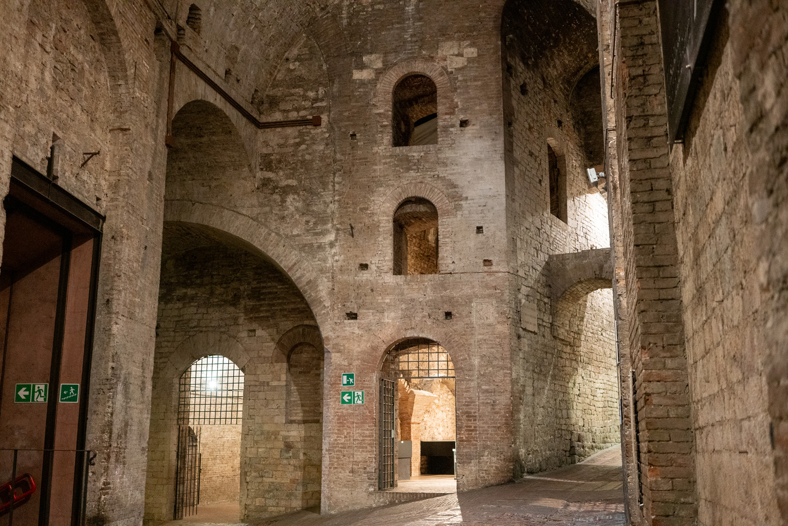 Perugia Rocca Walking Tour Perugia: Guided Tour of the Historic City Center - Secret ...