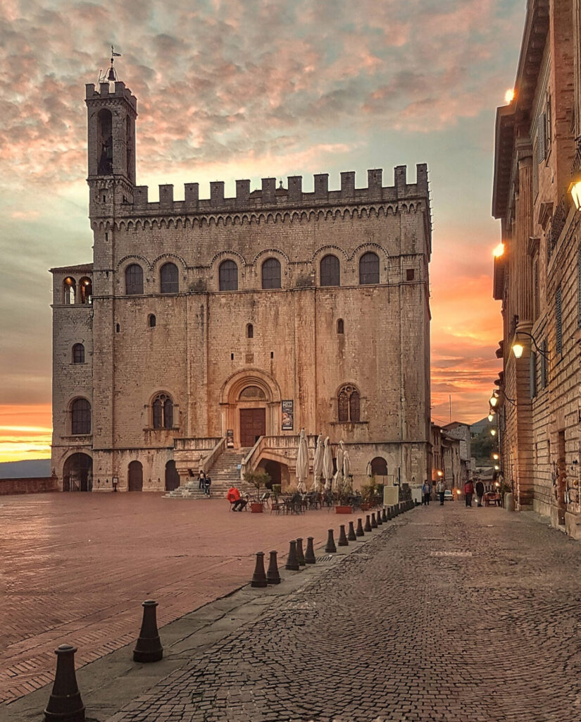 Iole Minelli - Piazza del Comune - Umbria Una Foto al Giorno
