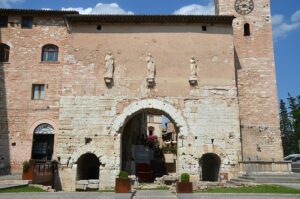 Porta Consolare - Walking Tour Spello
