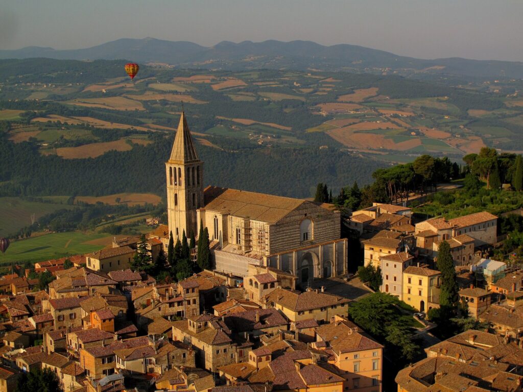 Vista panoramica di Todi - Walking Tour Todi